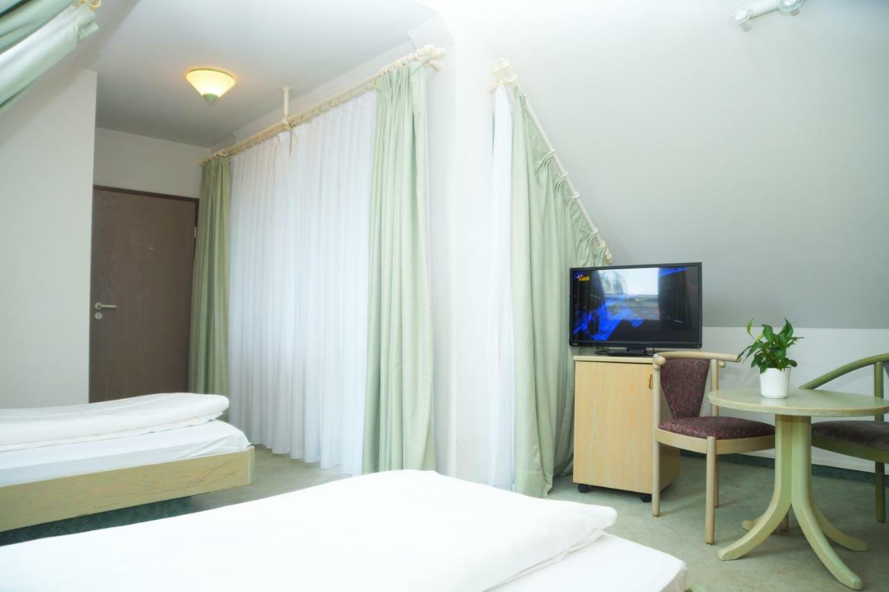 Hotel Krauthof Людвигсбург Экстерьер фото