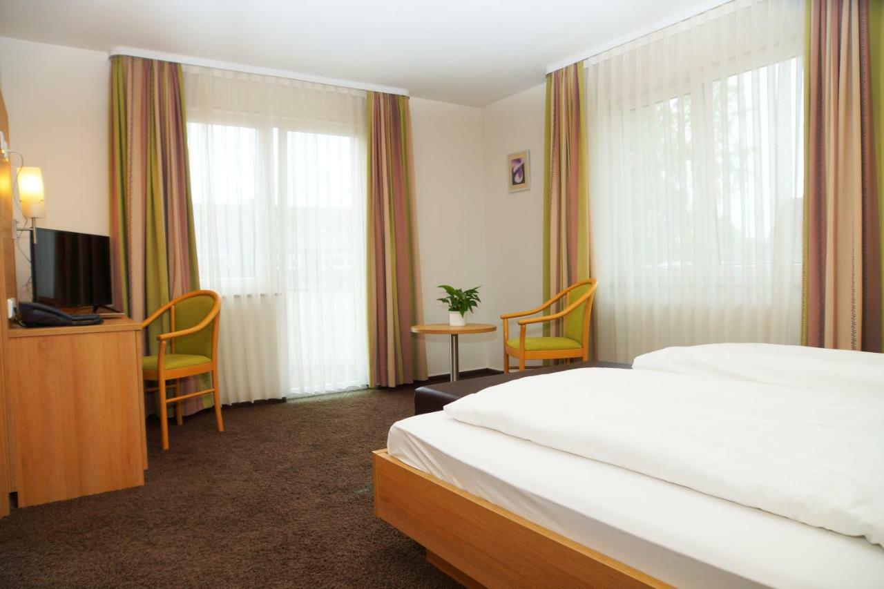Hotel Krauthof Людвигсбург Экстерьер фото